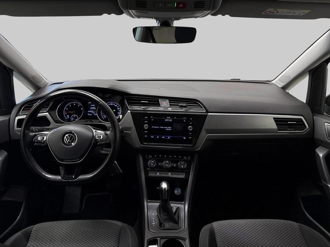 Volkswagen Touran vaihtoauto