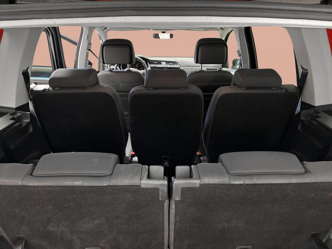 Volkswagen Touran vaihtoauto