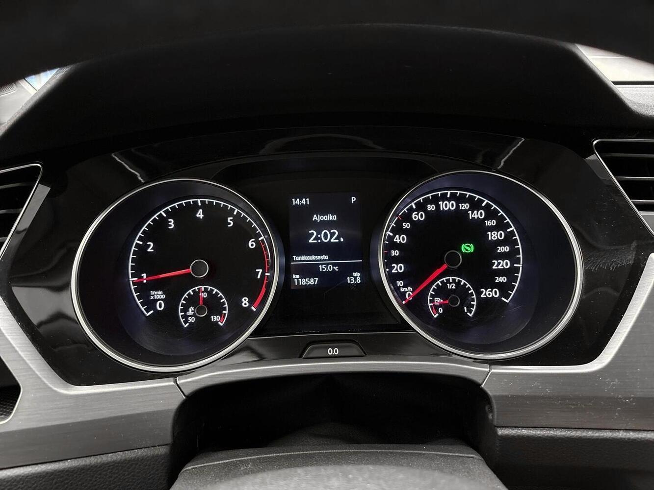 Volkswagen Touran vaihtoauto