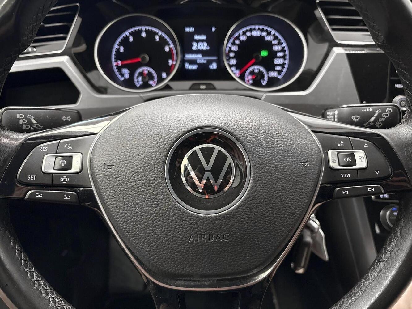 Volkswagen Touran vaihtoauto
