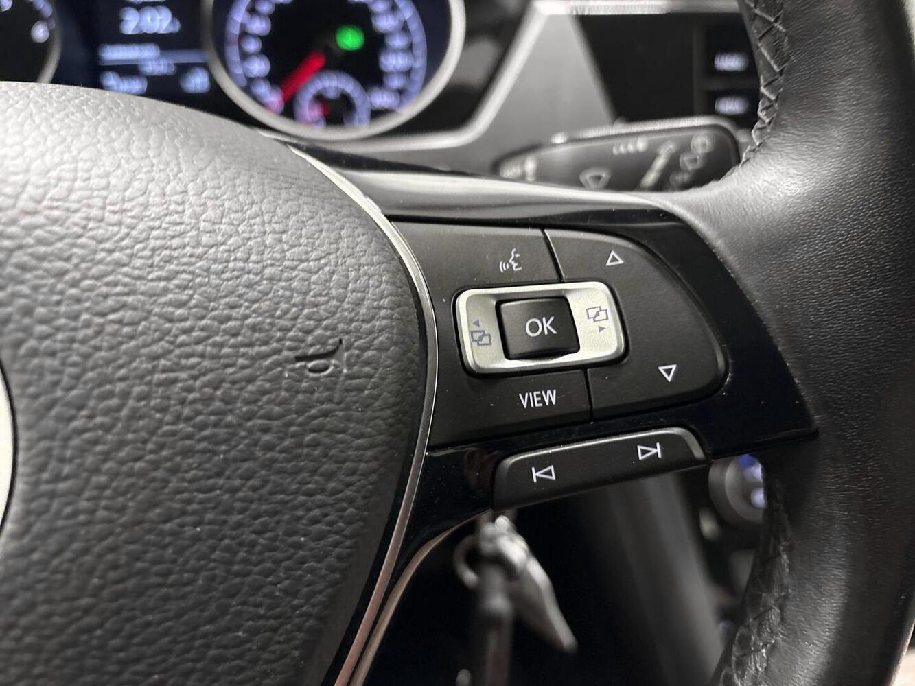 Volkswagen Touran vaihtoauto