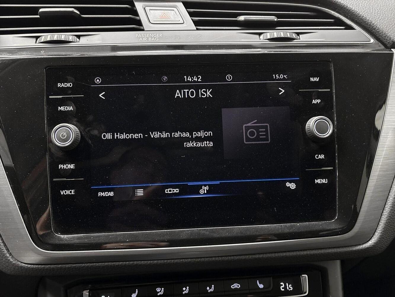 Volkswagen Touran vaihtoauto