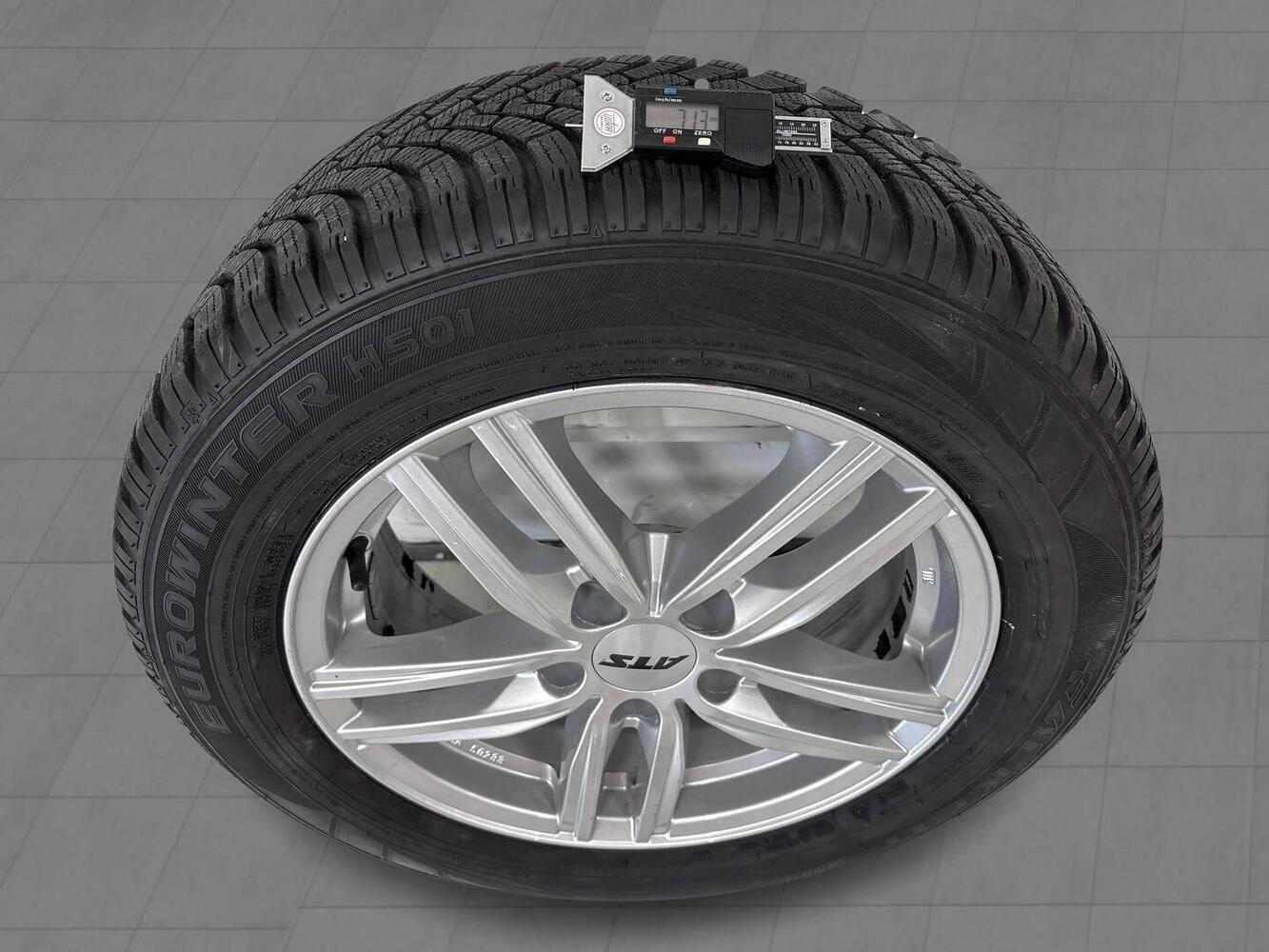Volkswagen Touran vaihtoauto
