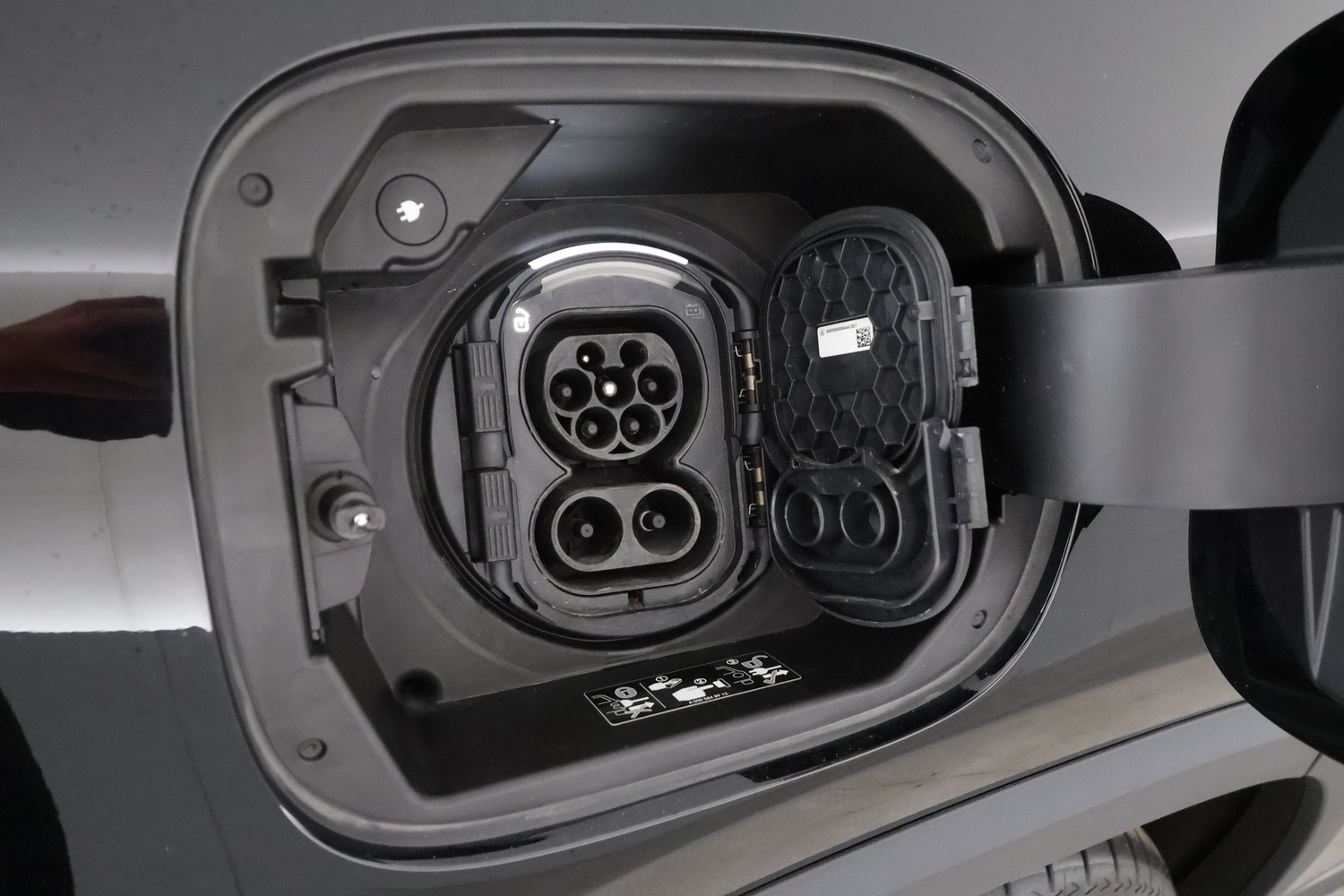 Mercedes-Benz EQA vaihtoauto