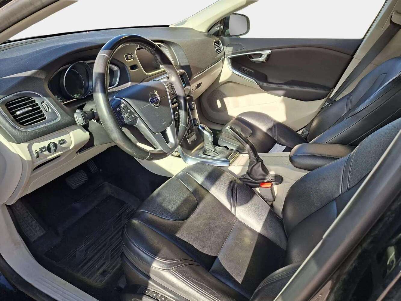 Volvo V40 vaihtoauto