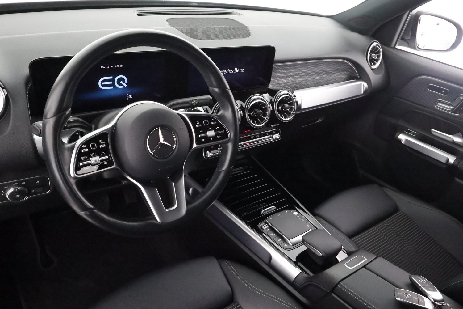 Mercedes-Benz EQB vaihtoauto