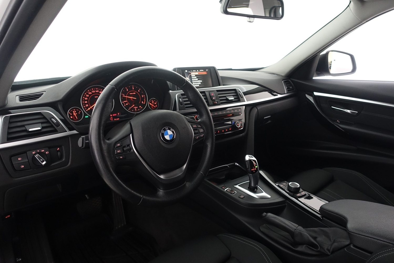 BMW 320 vaihtoauto