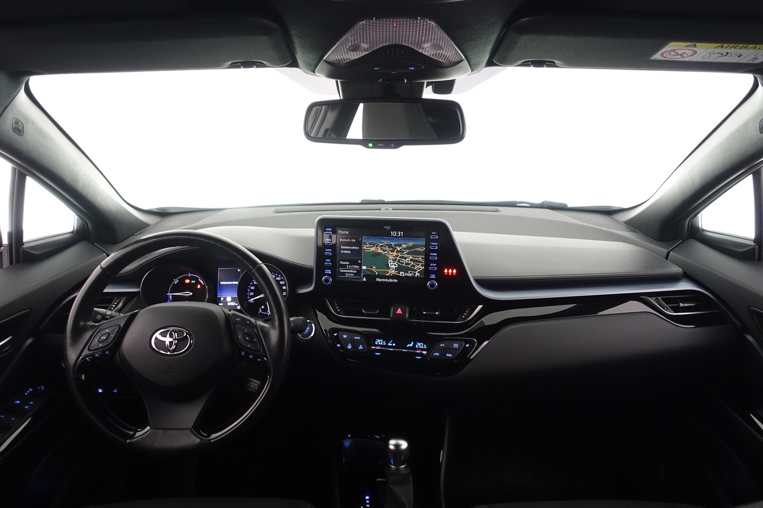 Toyota C-HR vaihtoauto
