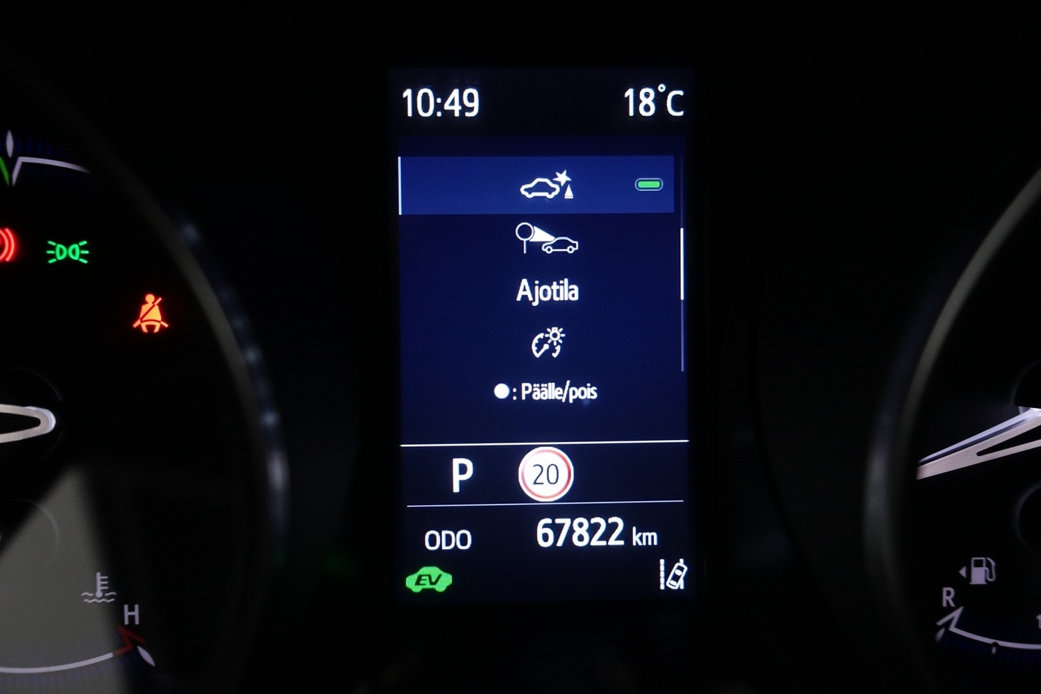 Toyota C-HR vaihtoauto