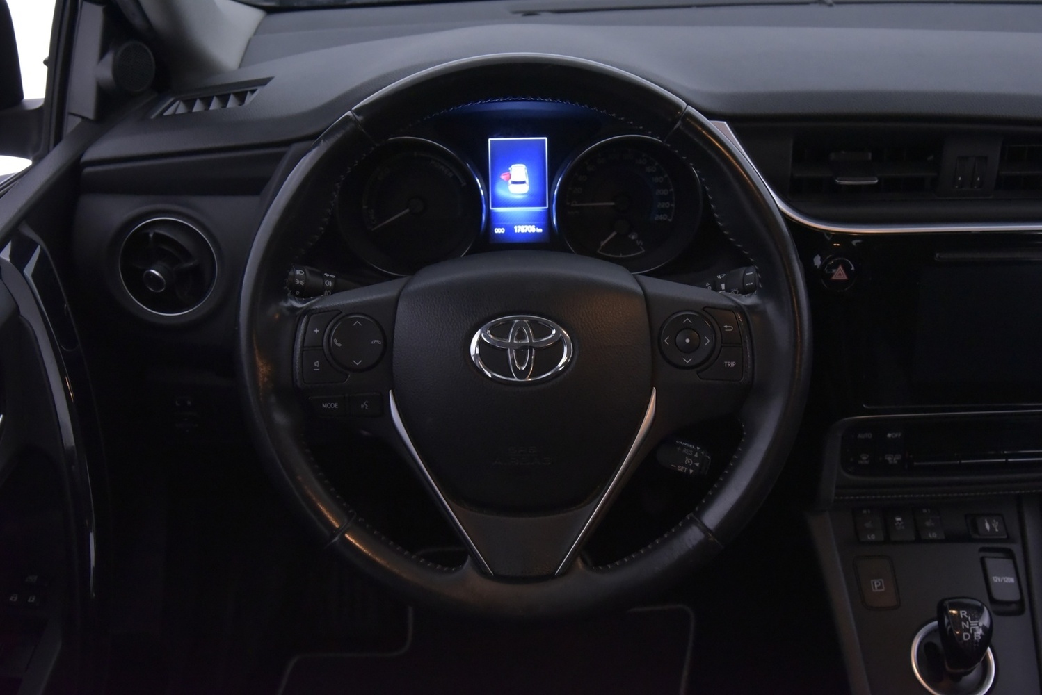 Toyota Auris vaihtoauto