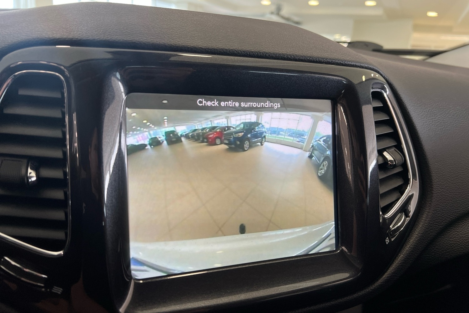 Jeep Compass vaihtoauto
