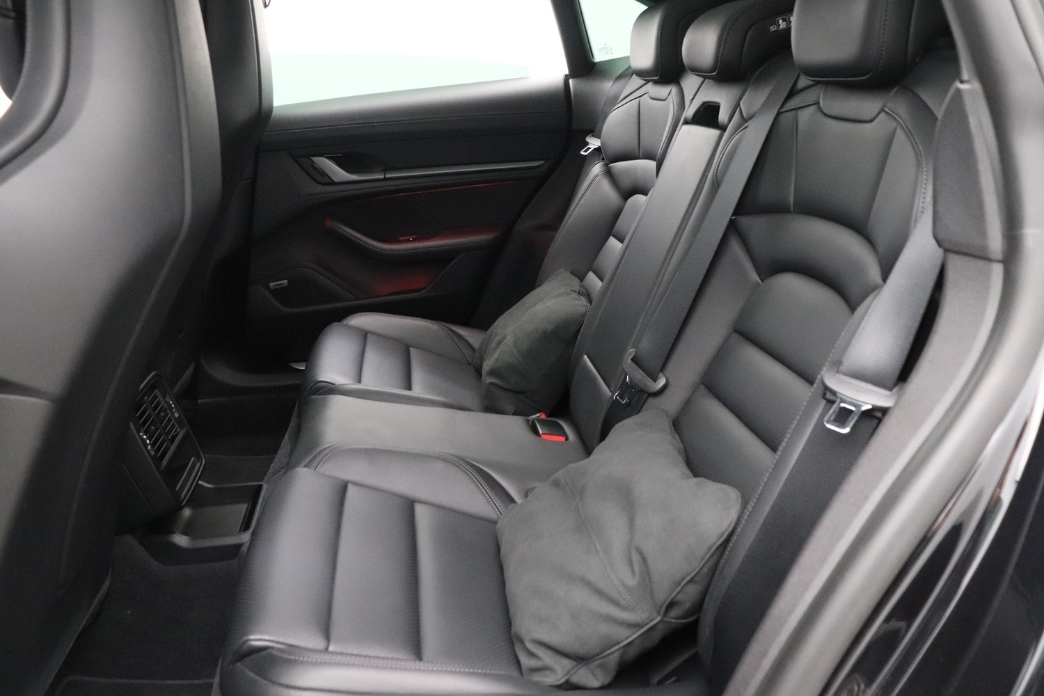 Porsche Taycan vaihtoauto