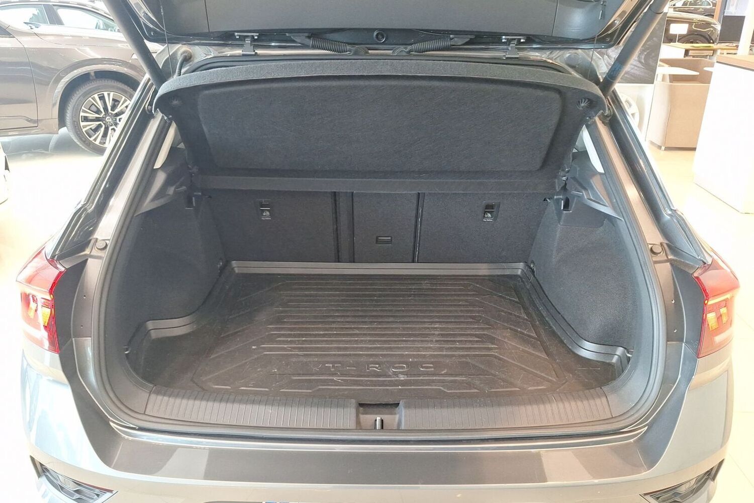 Volkswagen T-Roc vaihtoauto