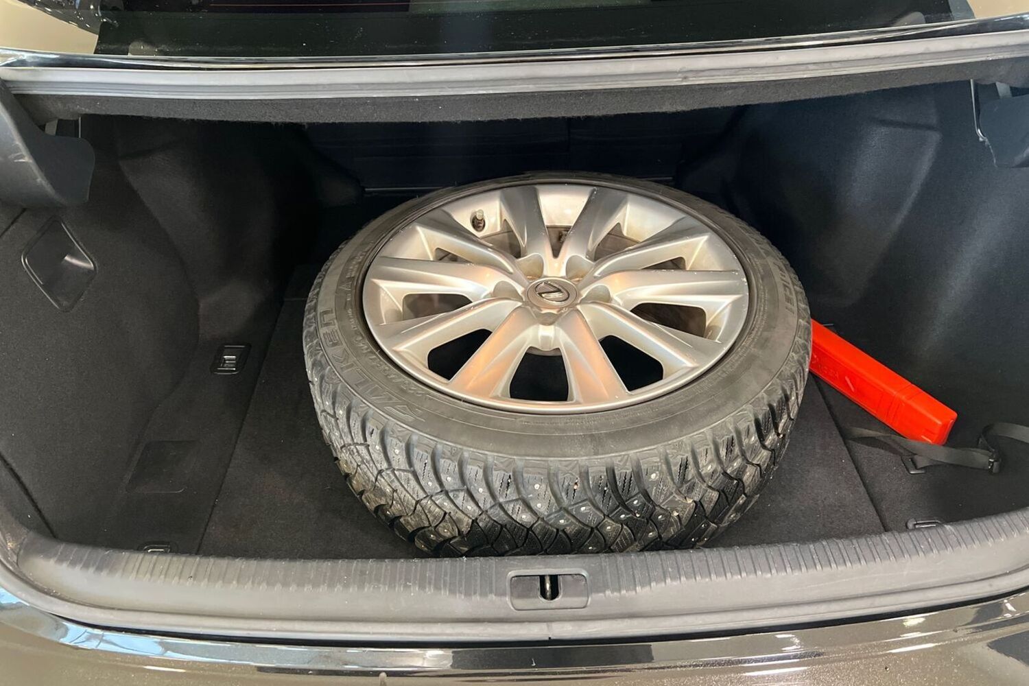 Lexus IS vaihtoauto