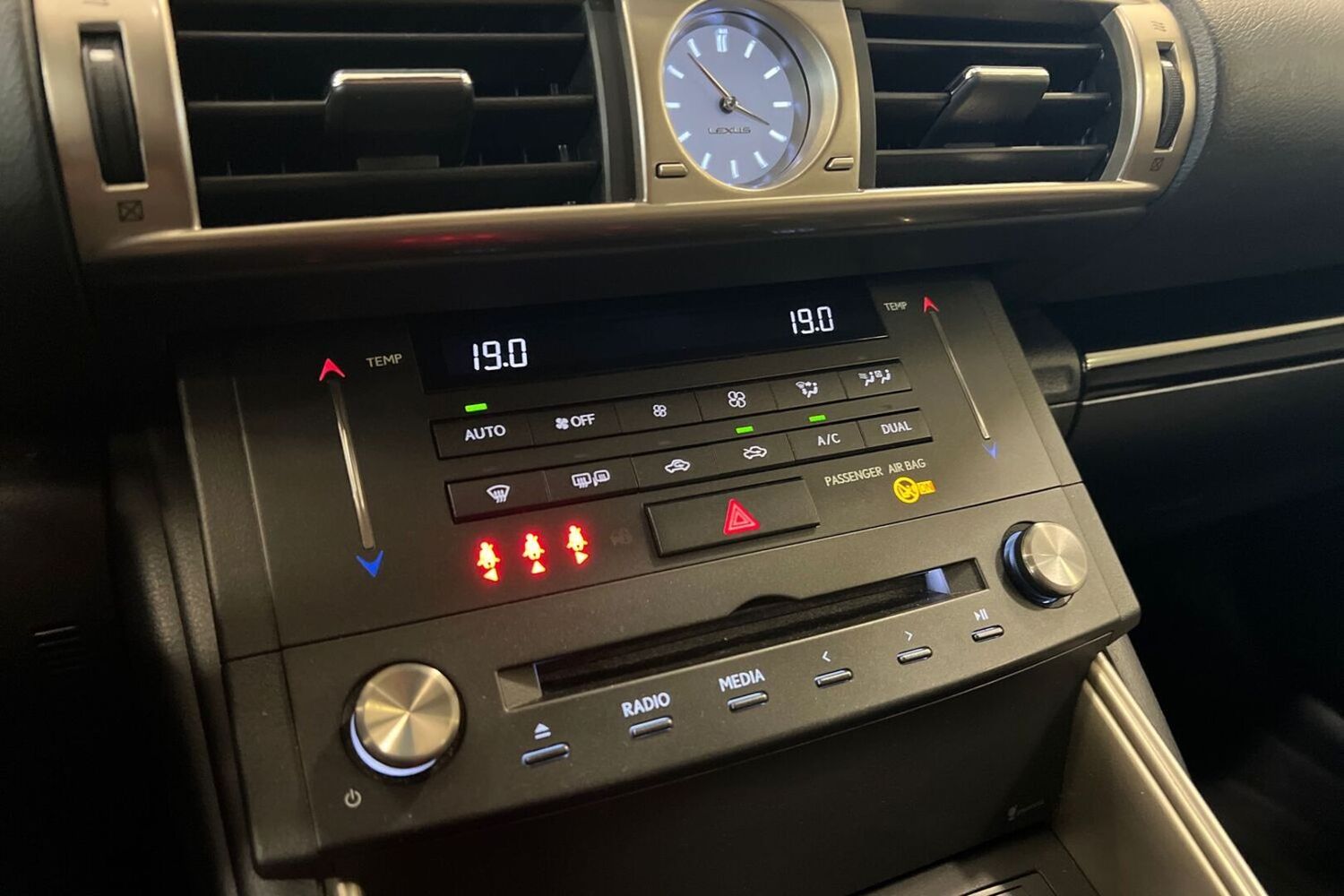Lexus IS vaihtoauto