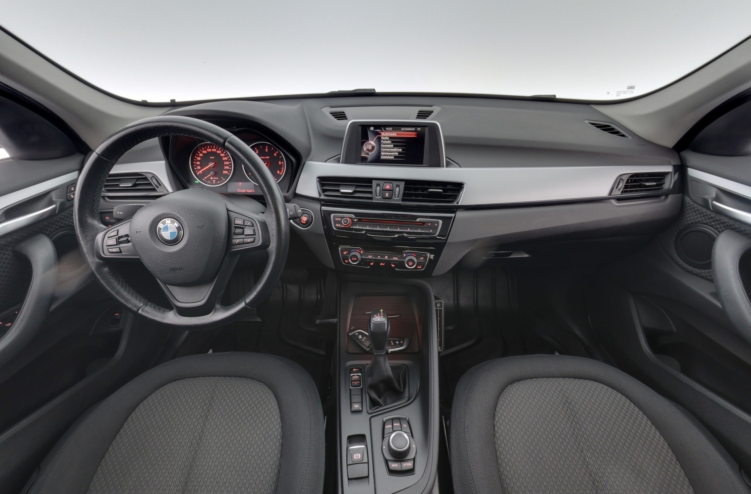 BMW X1 vaihtoauto