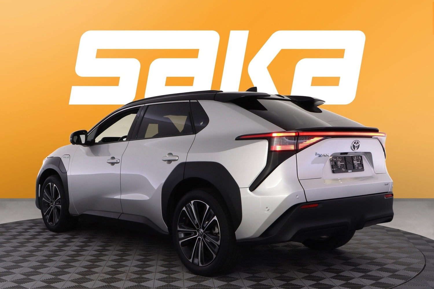 Toyota bZ4X vaihtoauto