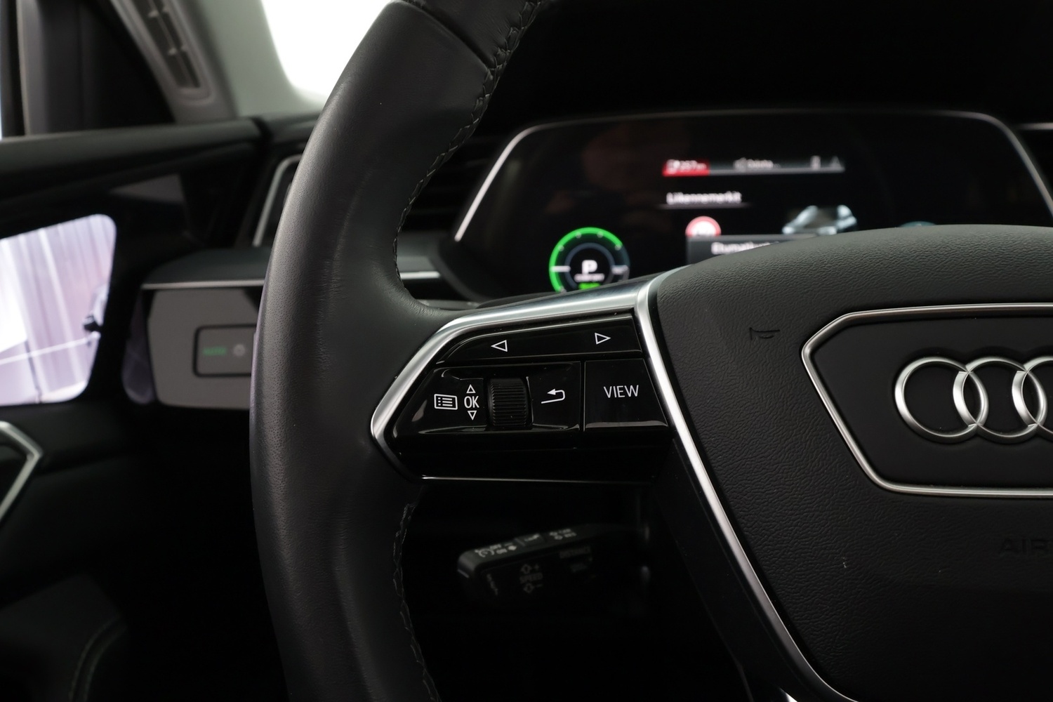 Audi Q8 e-tron vaihtoauto