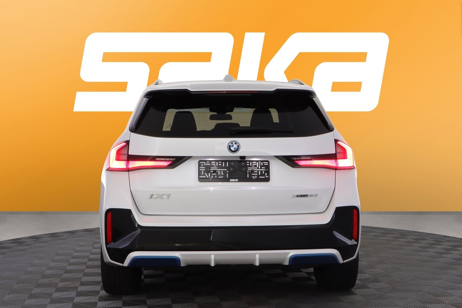 BMW iX1 vaihtoauto
