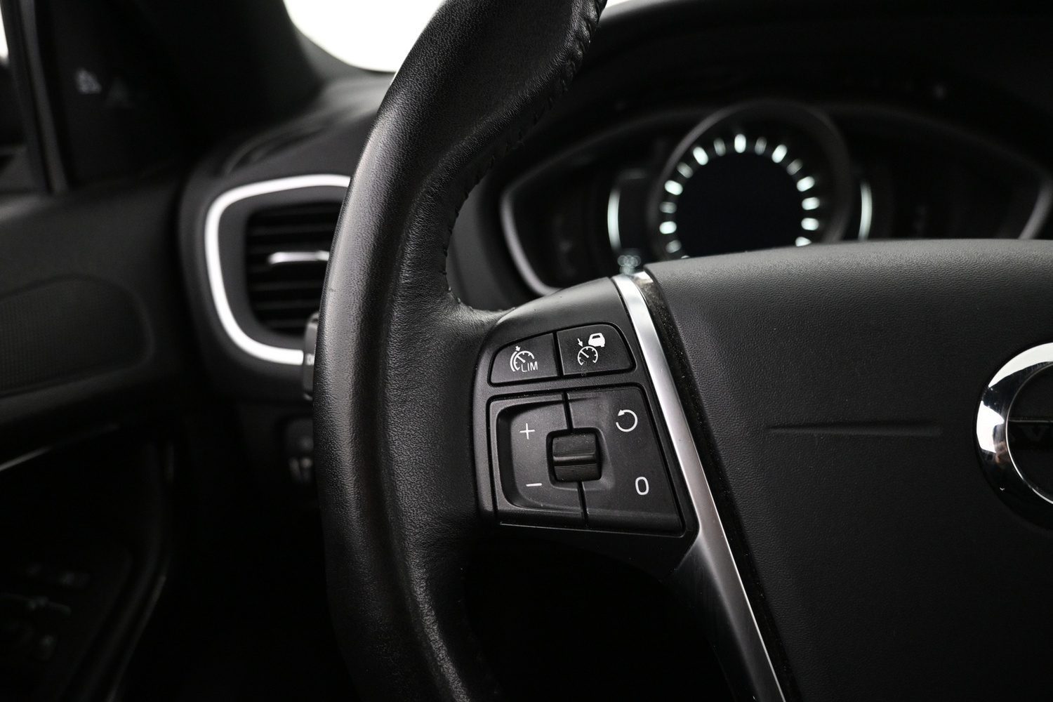 Volvo V40 Cross Country vaihtoauto