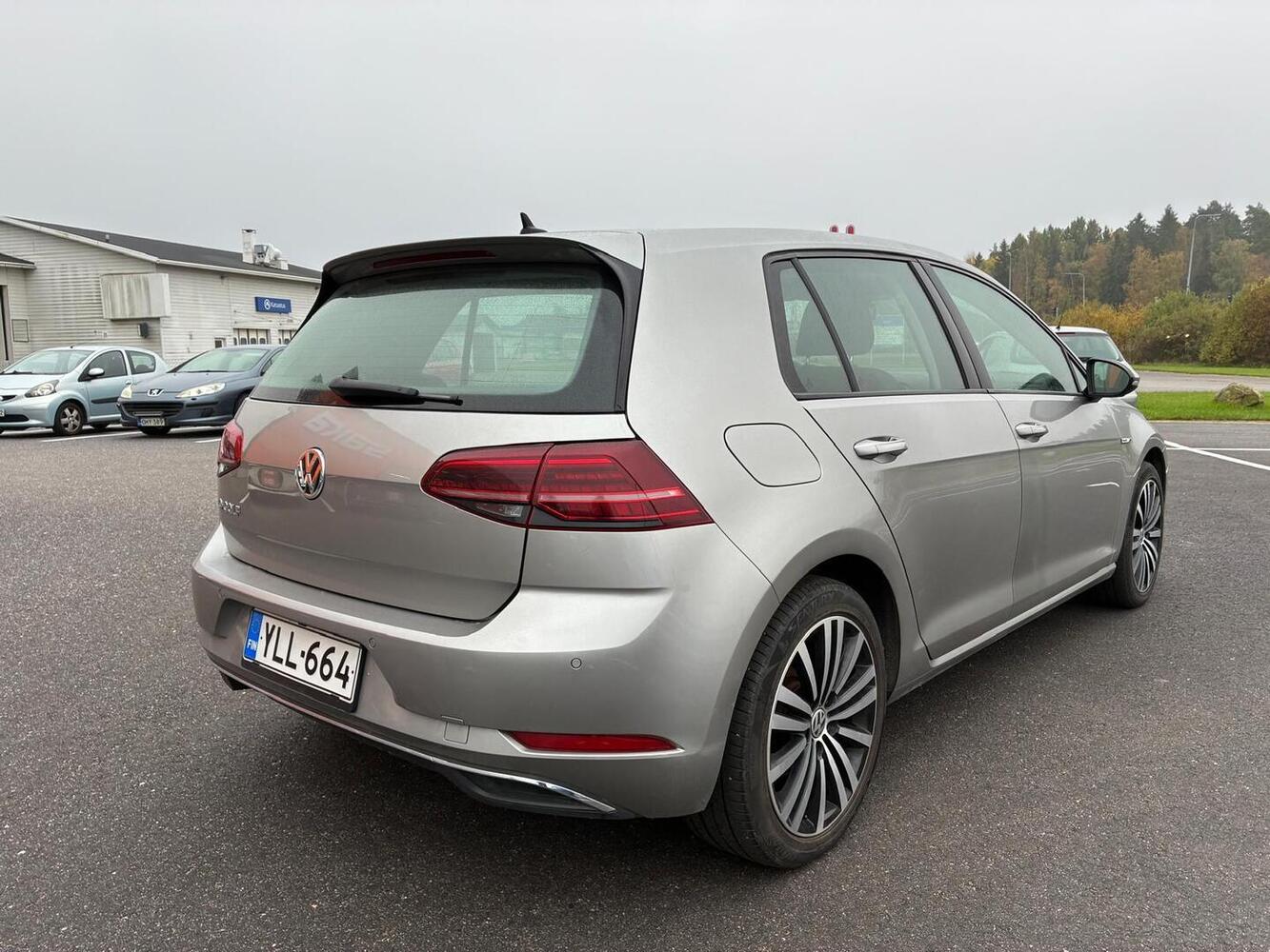 Volkswagen Golf vaihtoauto