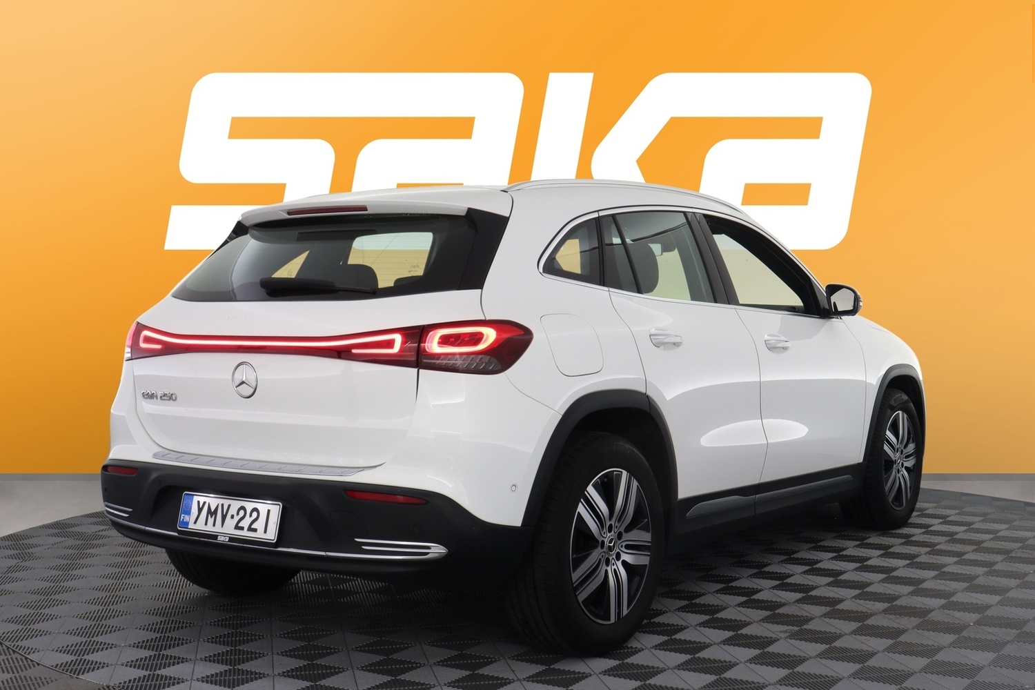 Mercedes-Benz EQA vaihtoauto