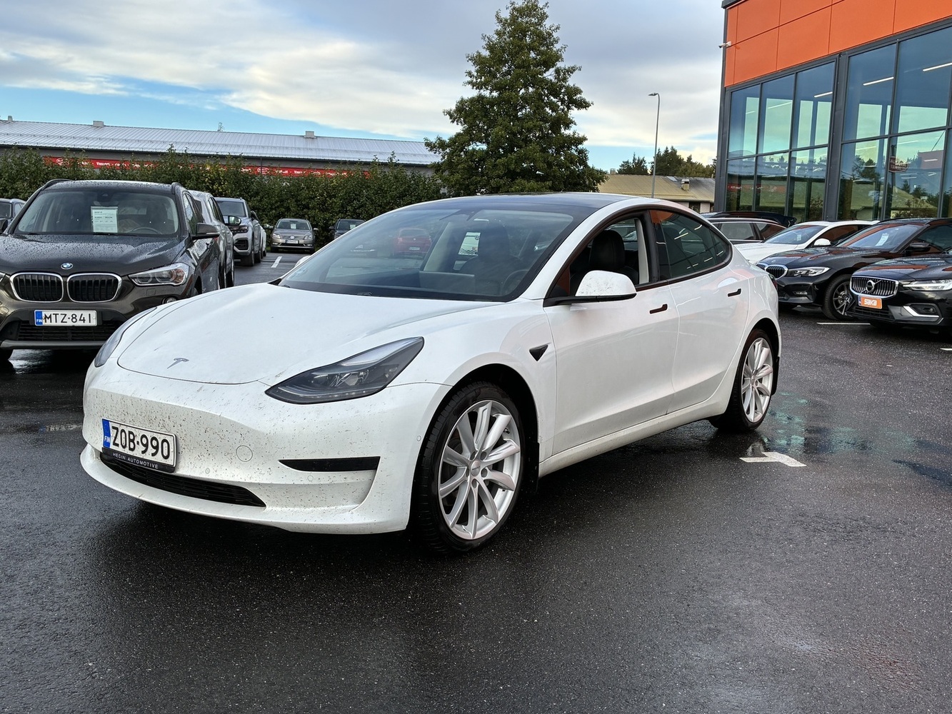Tesla Model 3 vaihtoauto