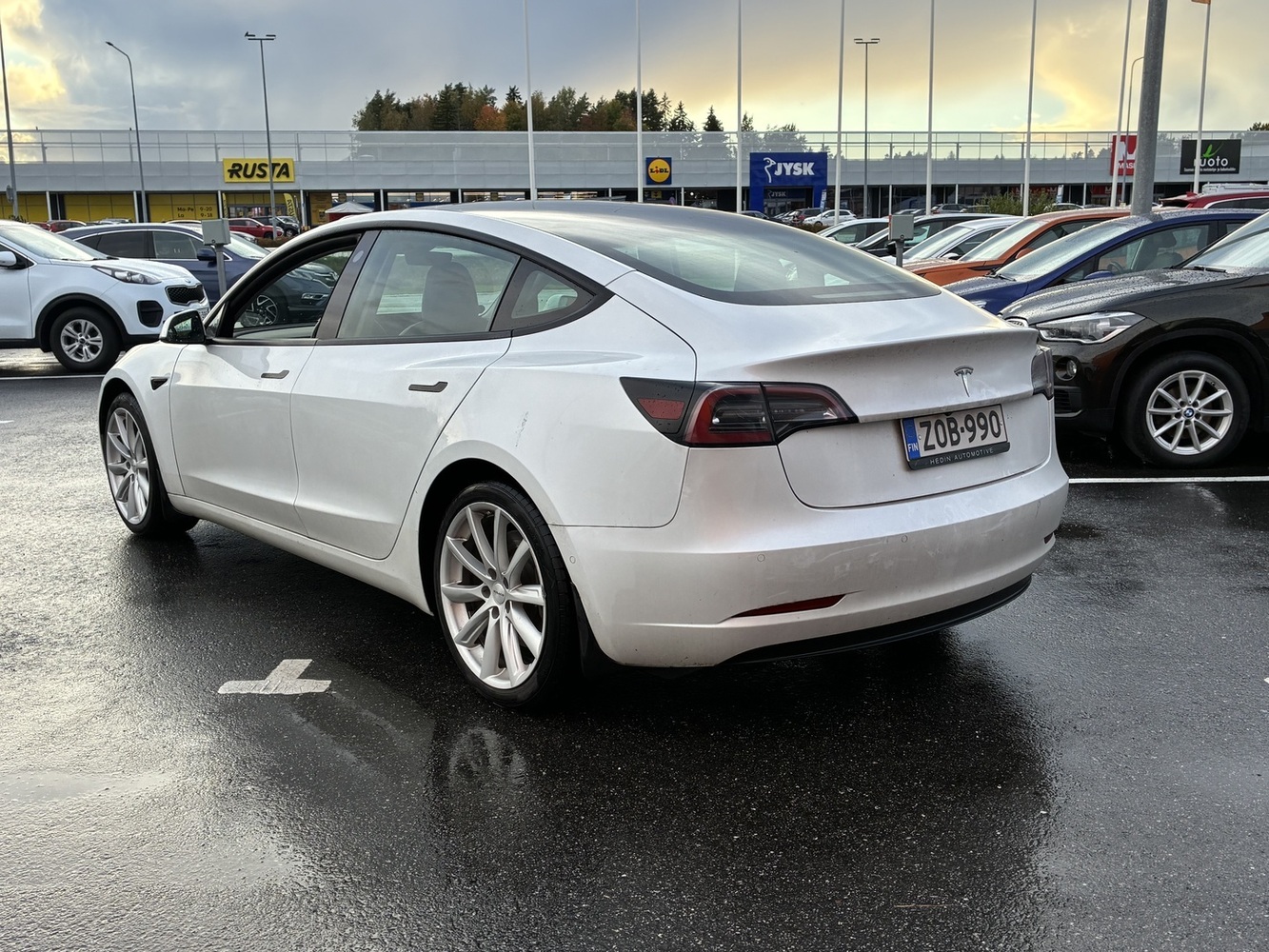 Tesla Model 3 vaihtoauto