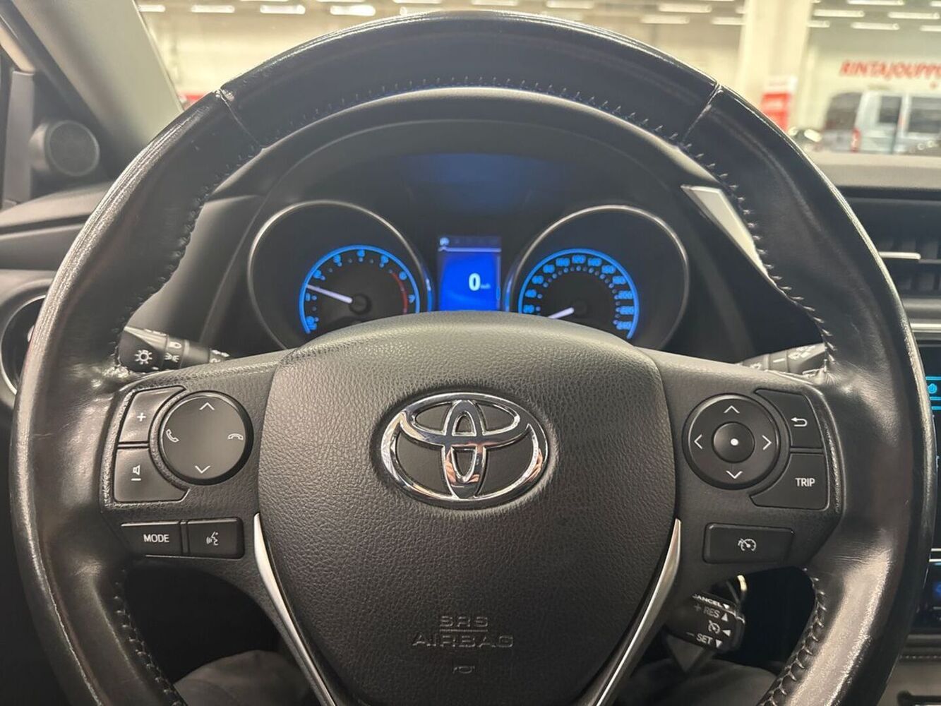 Toyota Auris vaihtoauto