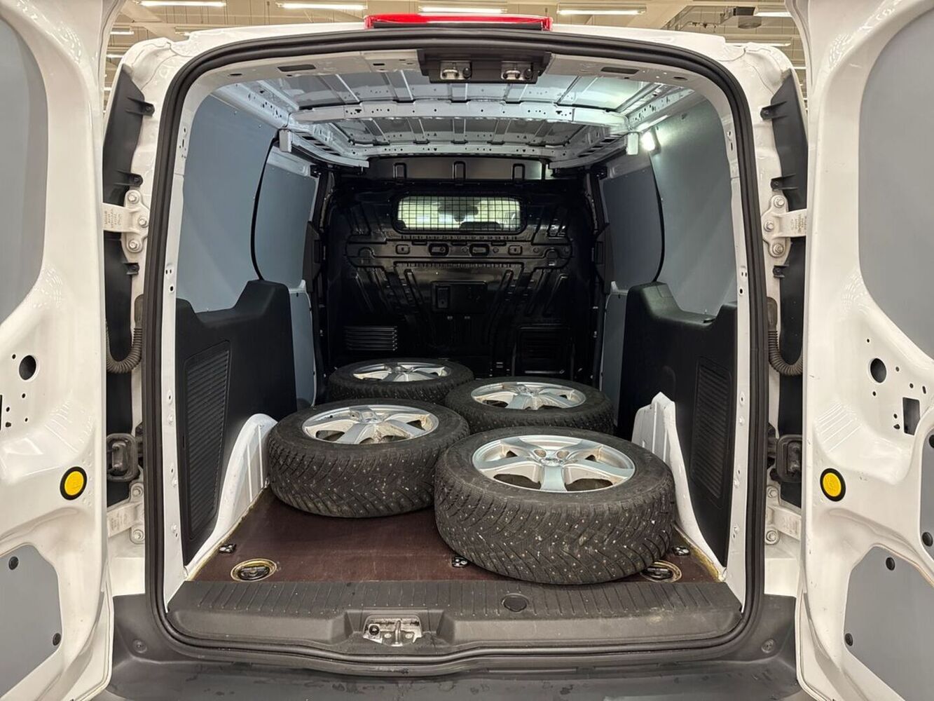 Ford Transit Connect vaihtoauto