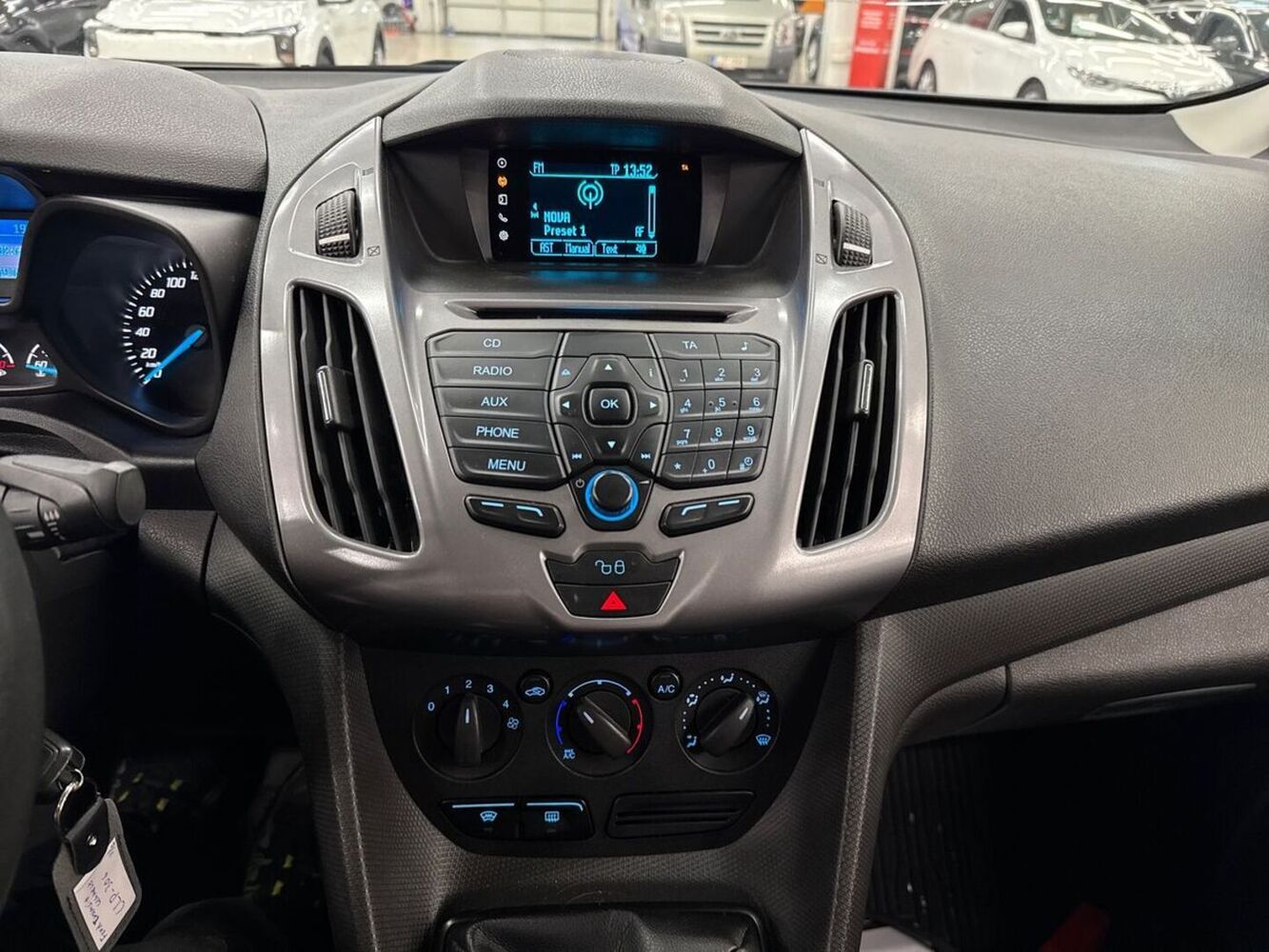 Ford Transit Connect vaihtoauto