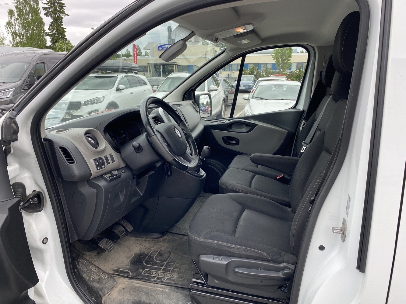 Renault Trafic vaihtoauto
