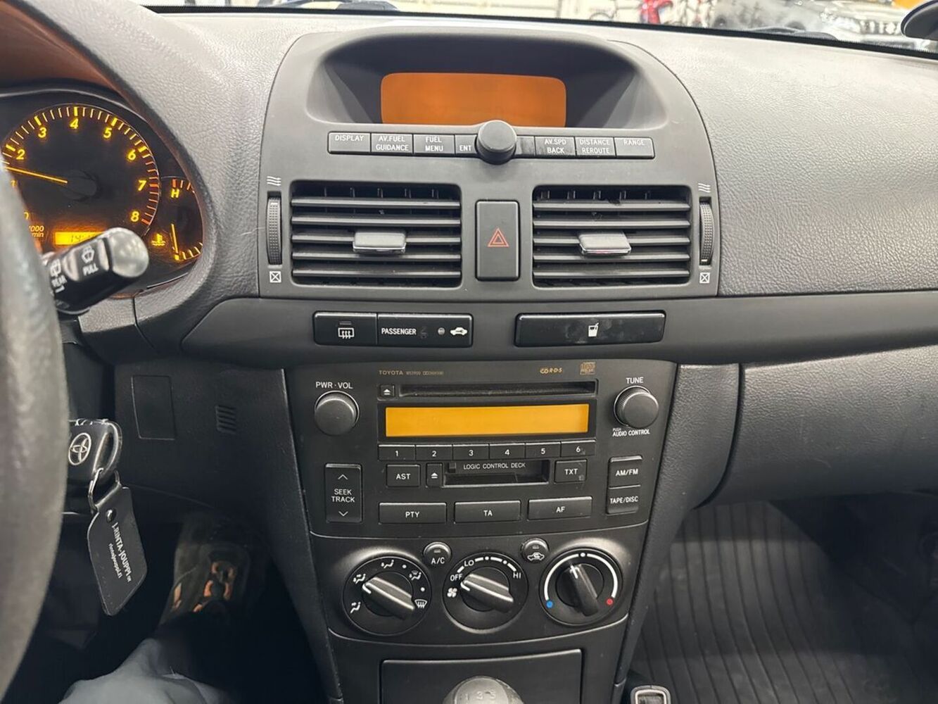 Toyota Avensis vaihtoauto