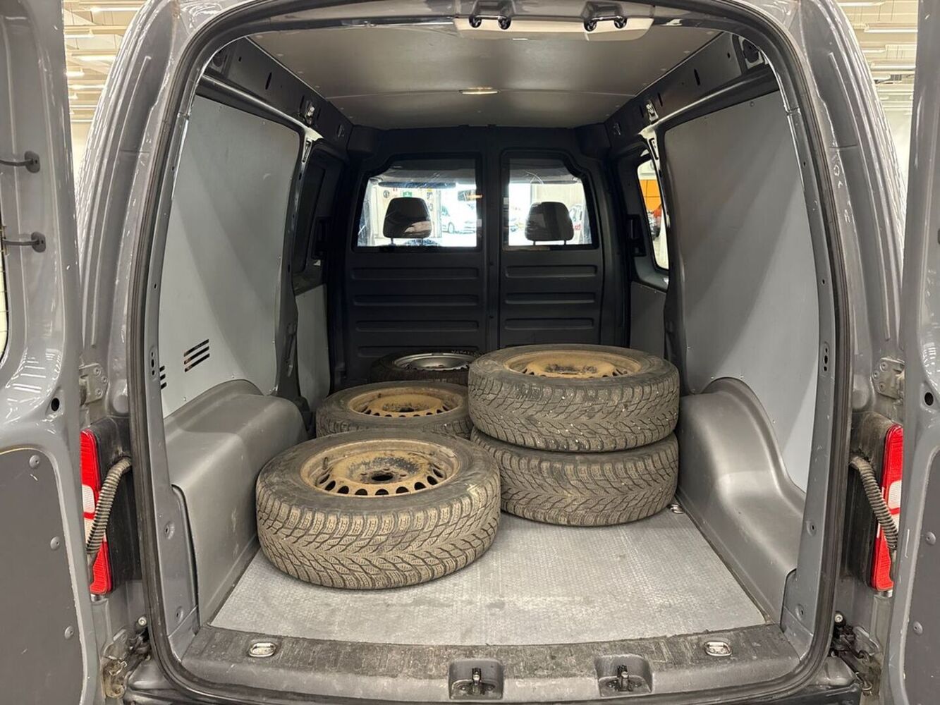 Volkswagen Caddy Maxi vaihtoauto