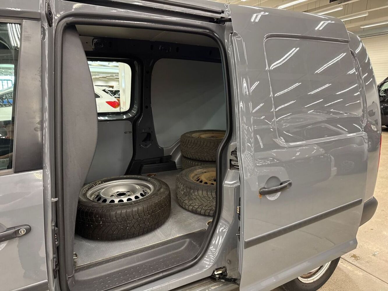 Volkswagen Caddy Maxi vaihtoauto