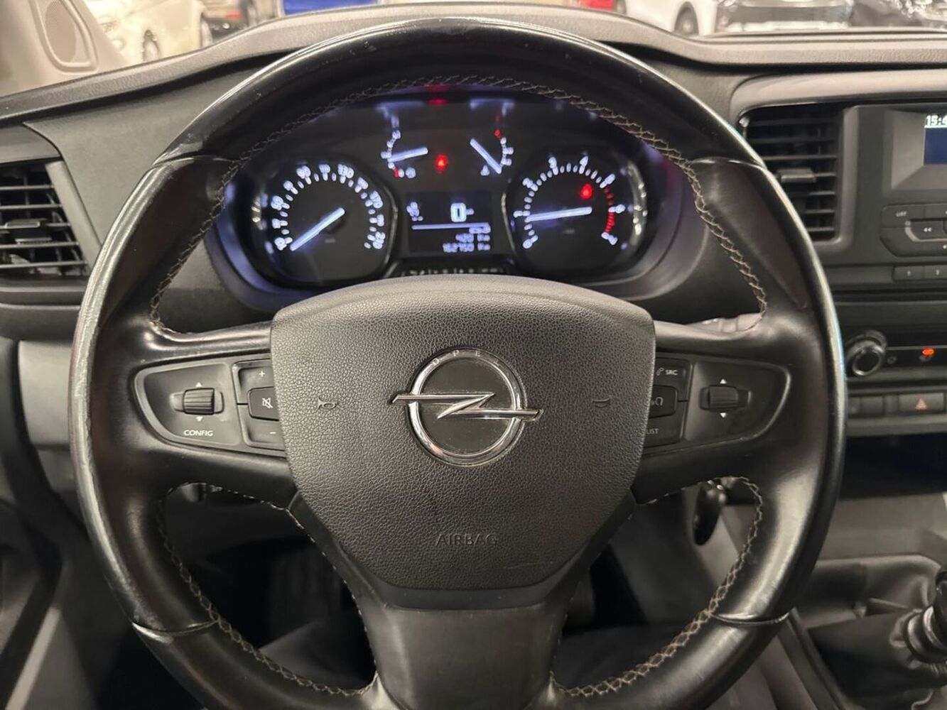 Opel Vivaro vaihtoauto
