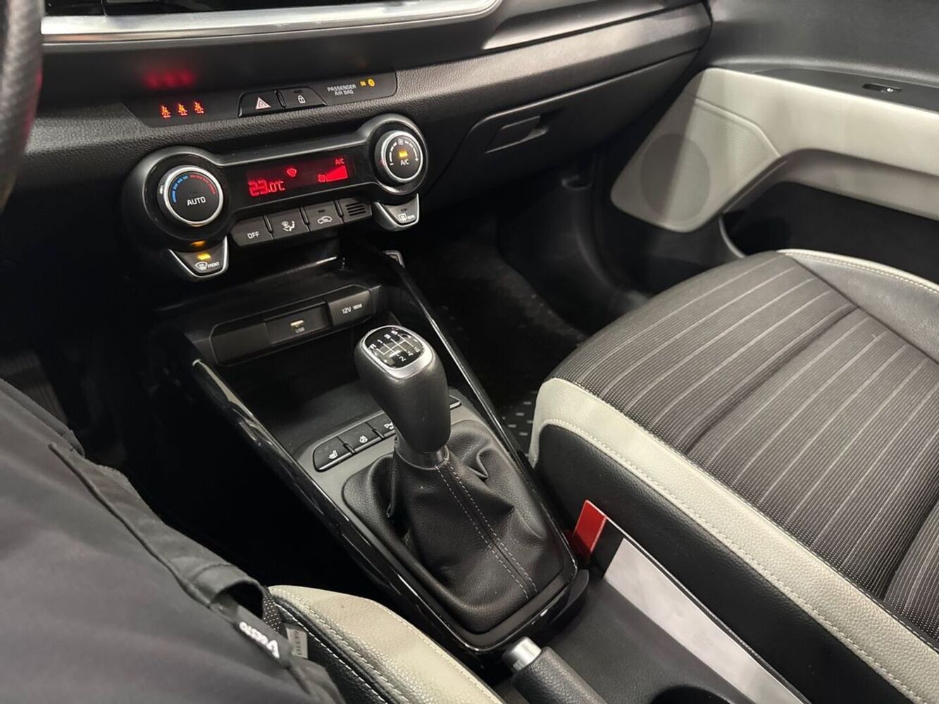 Kia Stonic vaihtoauto
