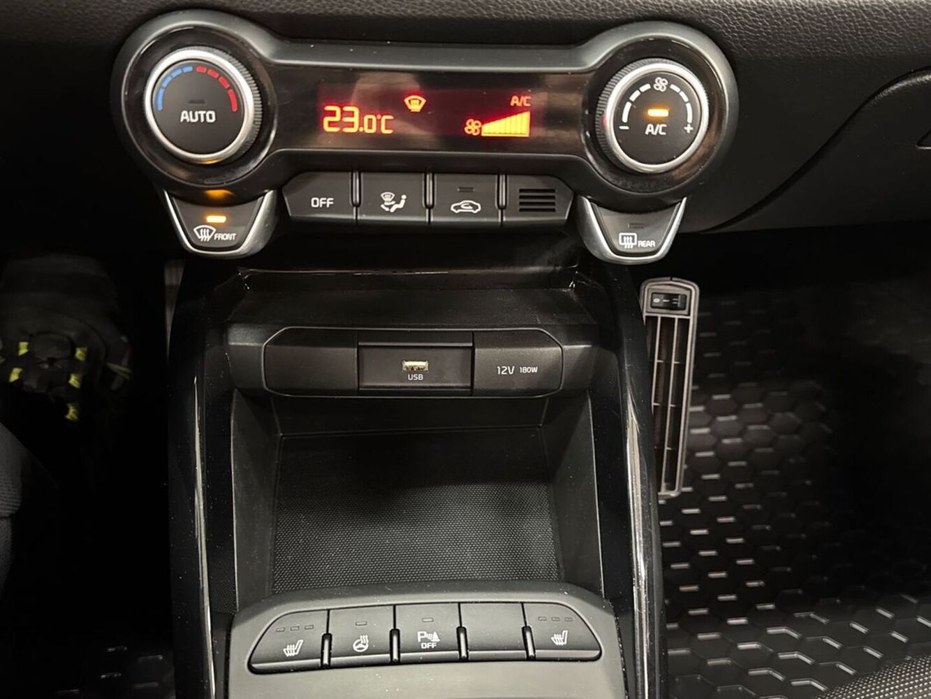 Kia Stonic vaihtoauto