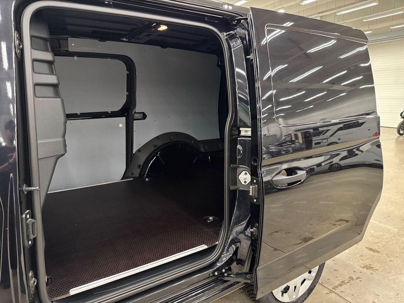 Ford Transit Connect vaihtoauto