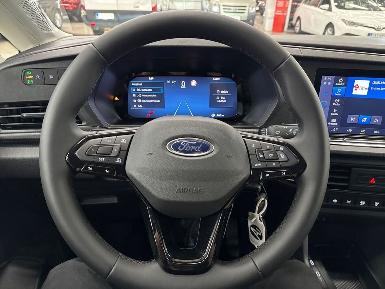 Ford Transit Connect vaihtoauto