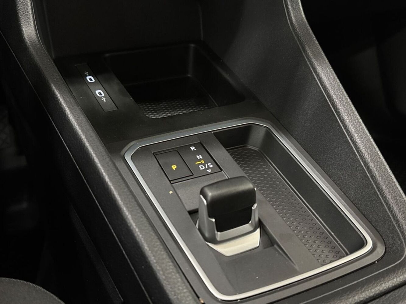 Ford Transit Connect vaihtoauto