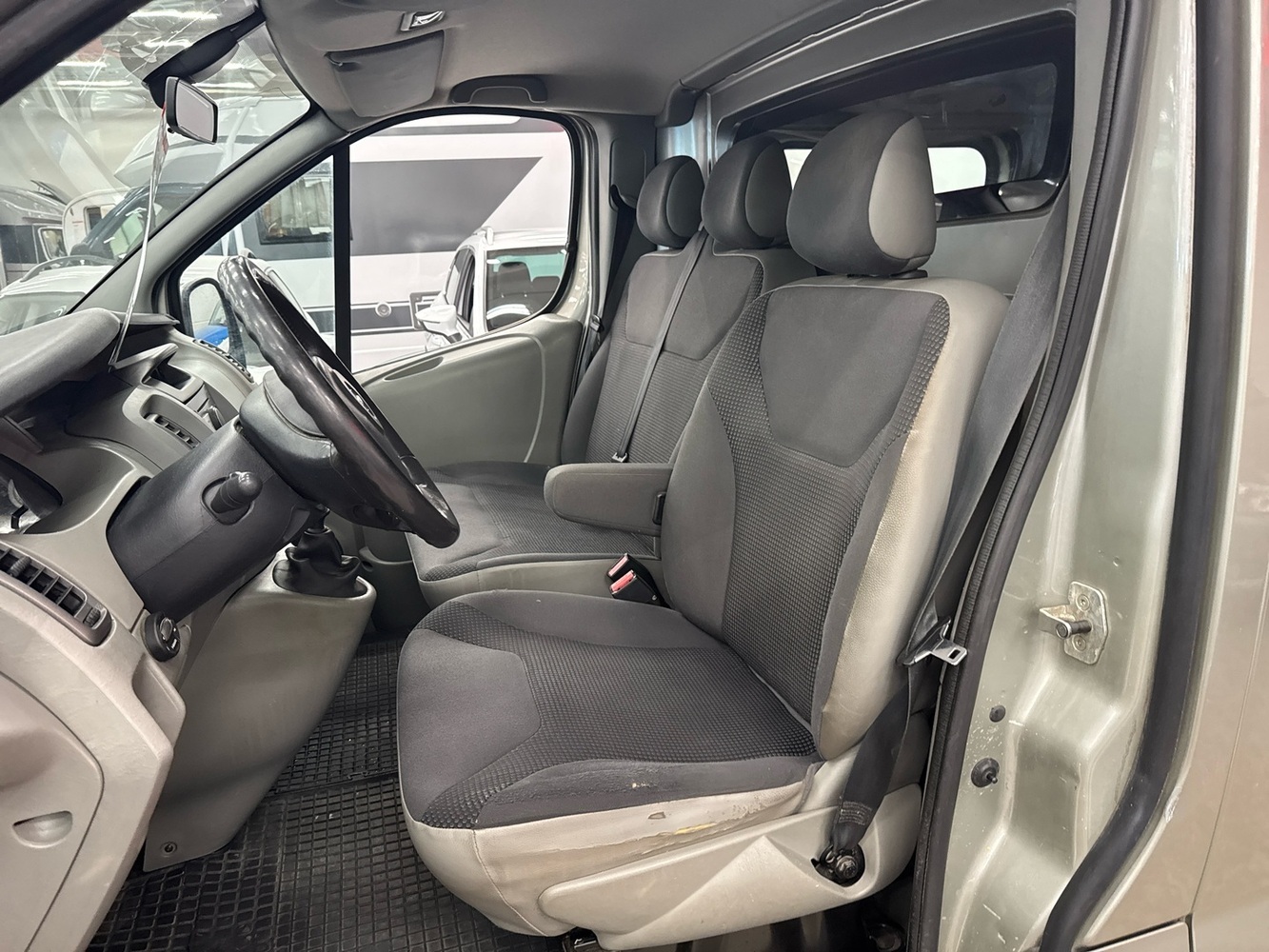 Opel Vivaro vaihtoauto