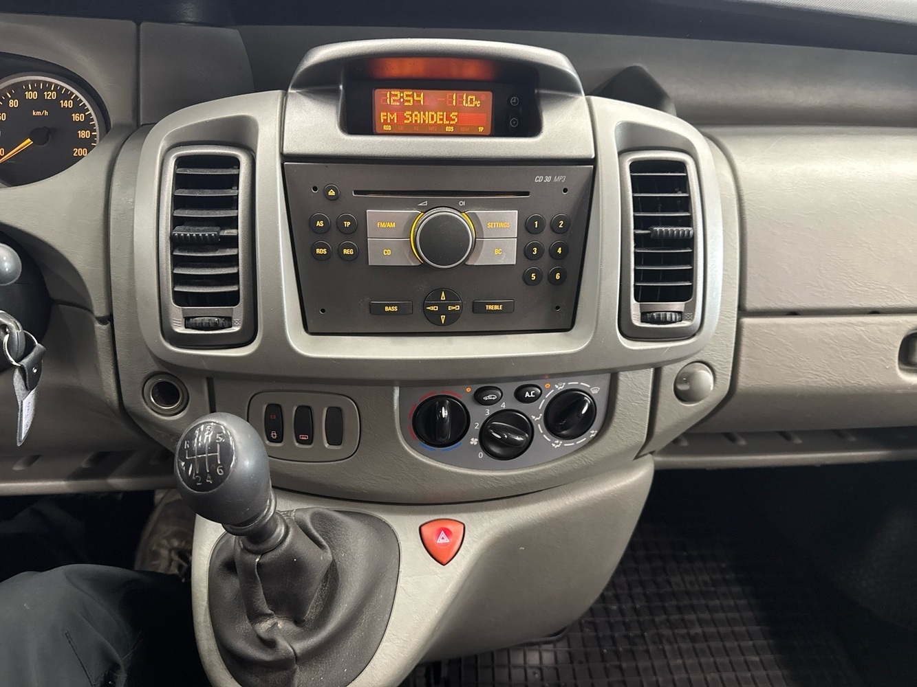Opel Vivaro vaihtoauto