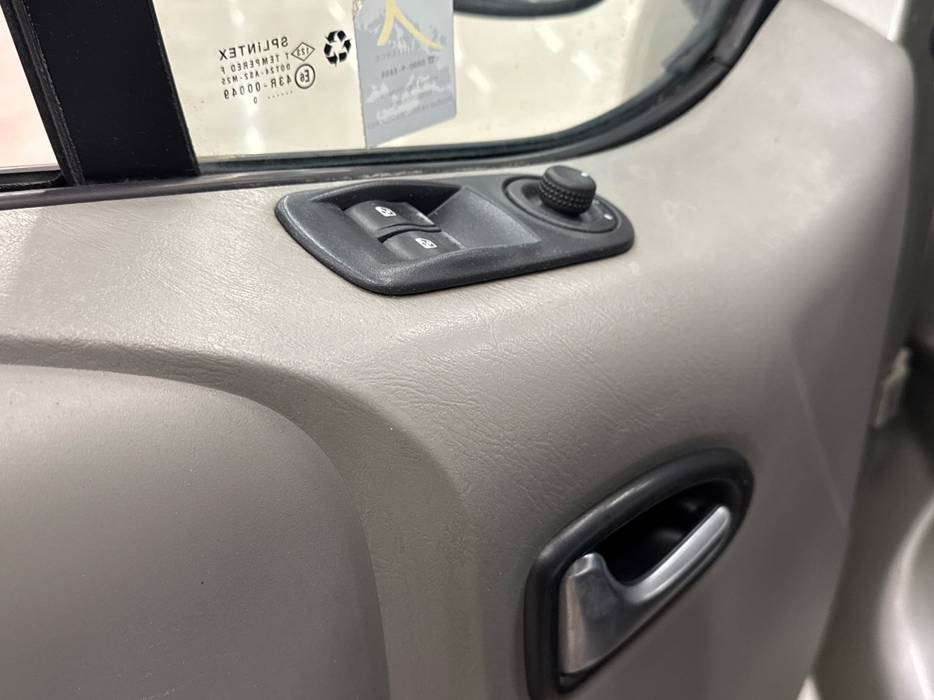Opel Vivaro vaihtoauto