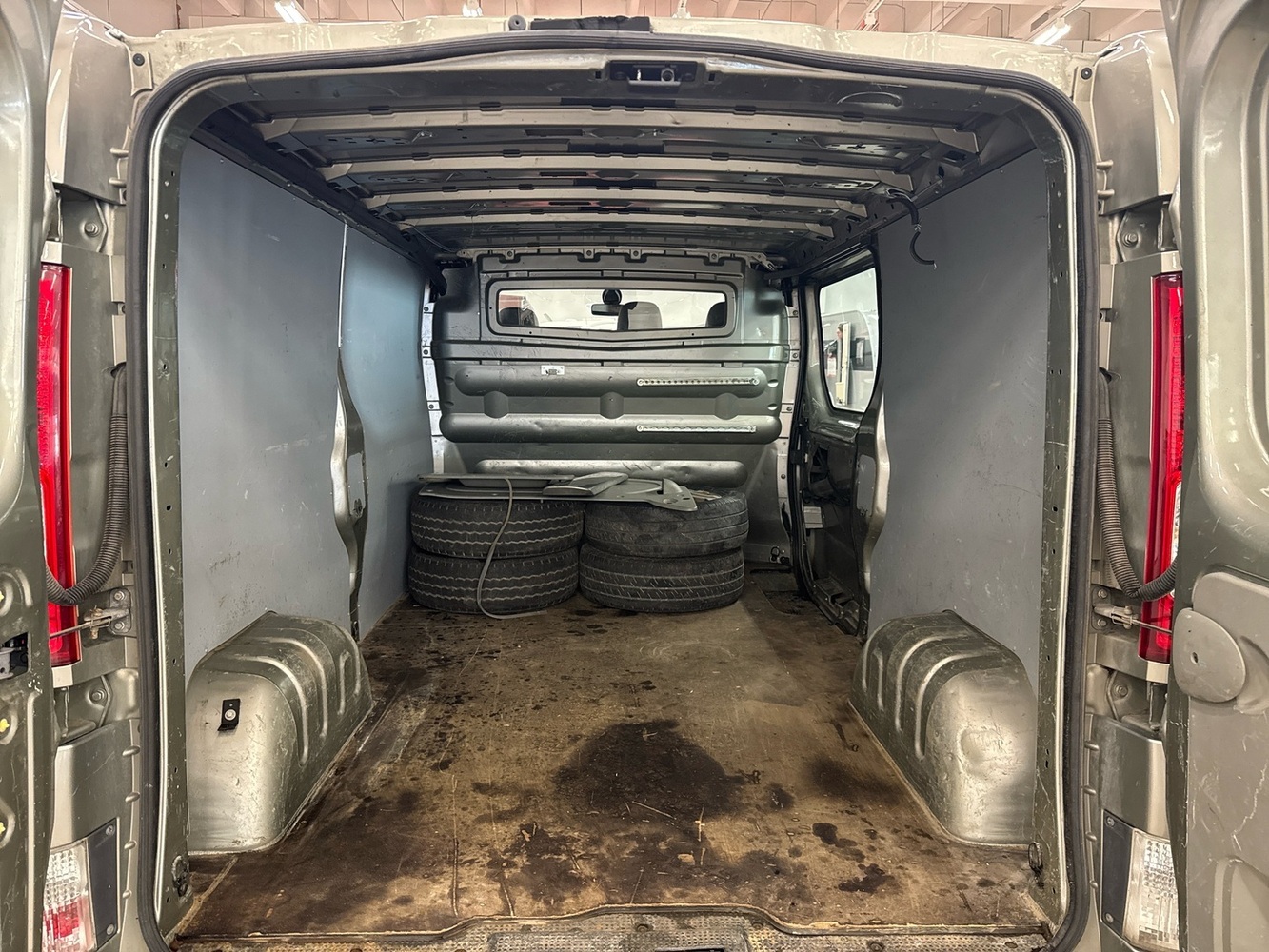 Opel Vivaro vaihtoauto