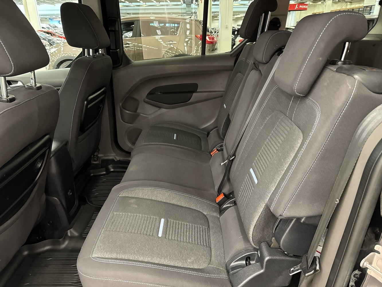 Ford Grand Tourneo Connect vaihtoauto
