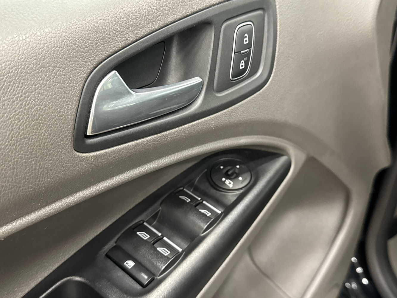 Ford Grand Tourneo Connect vaihtoauto