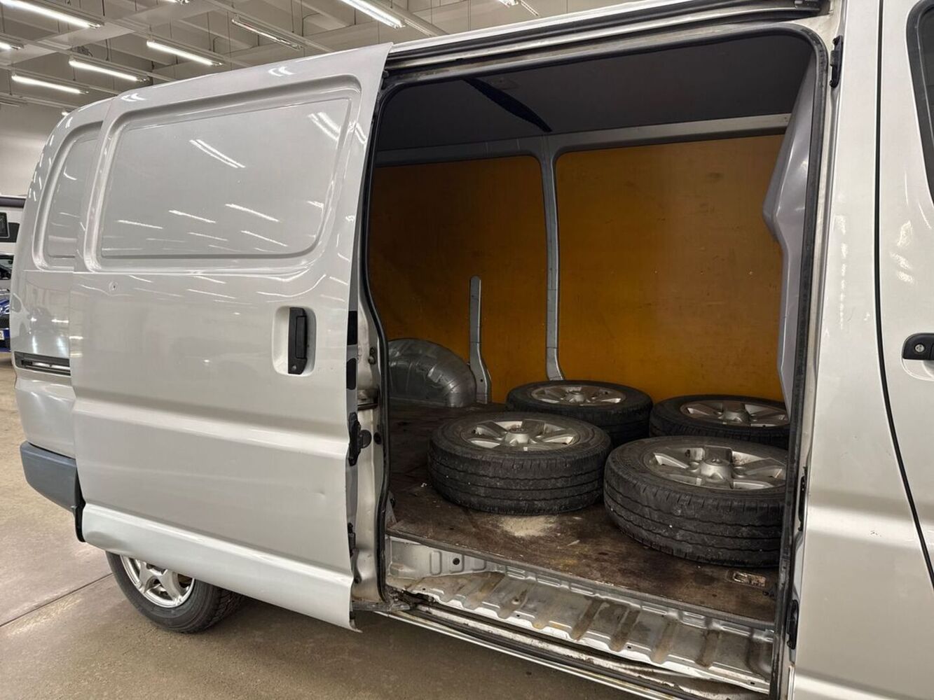 Toyota Hiace vaihtoauto