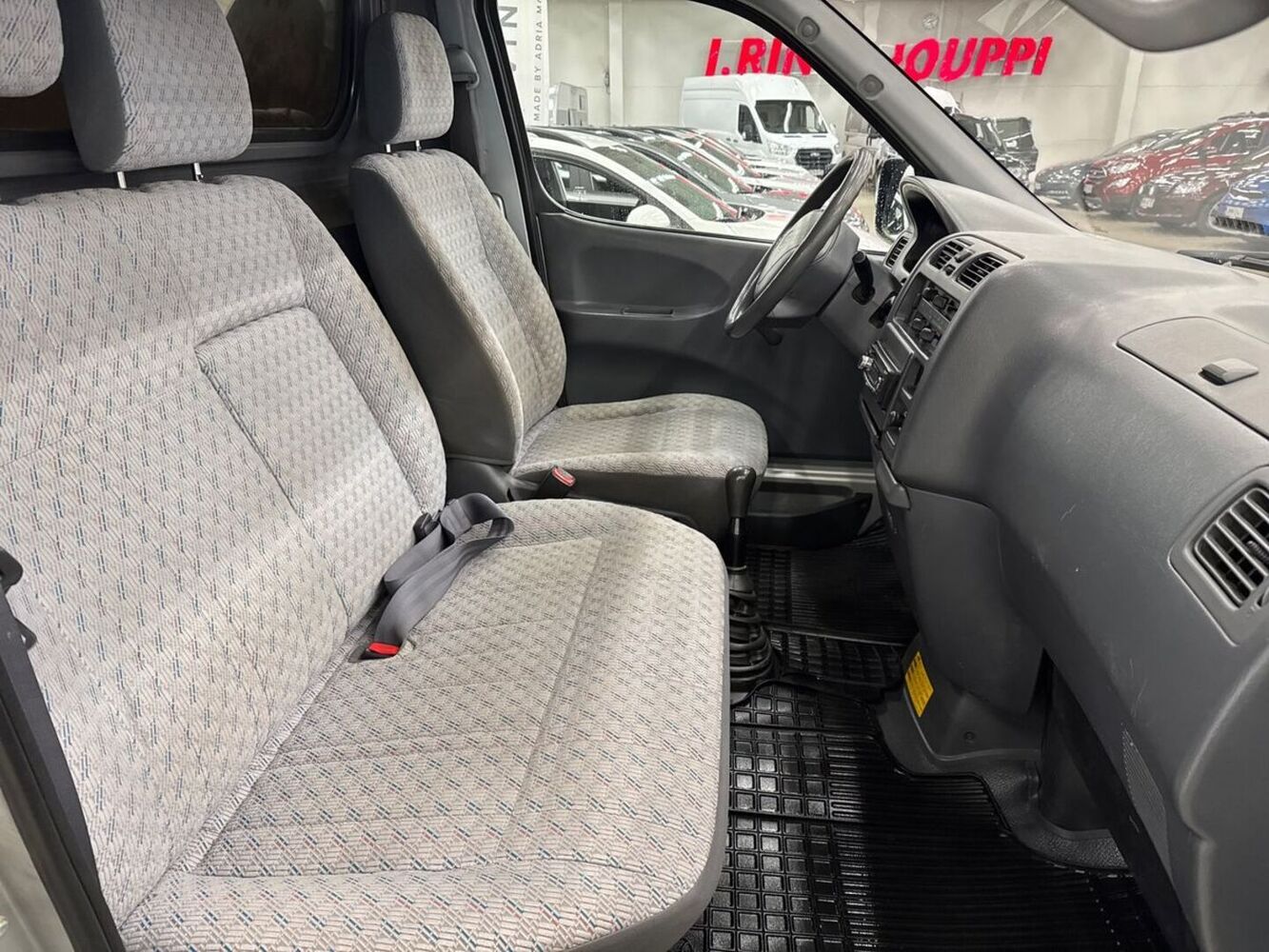 Toyota Hiace vaihtoauto