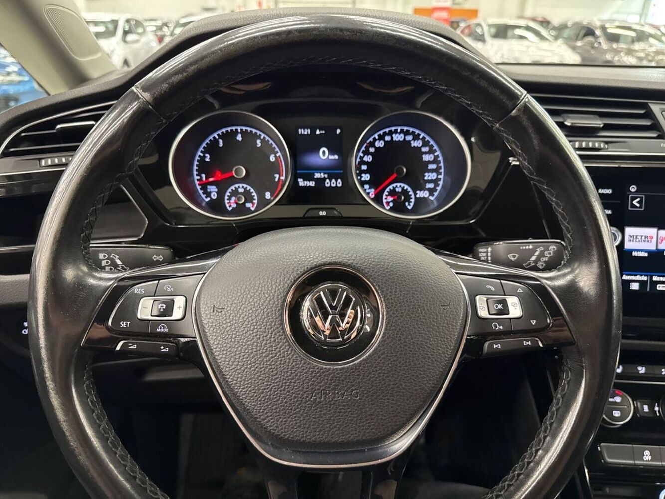Volkswagen Touran vaihtoauto
